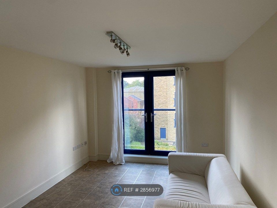 Property photo 2 of 20