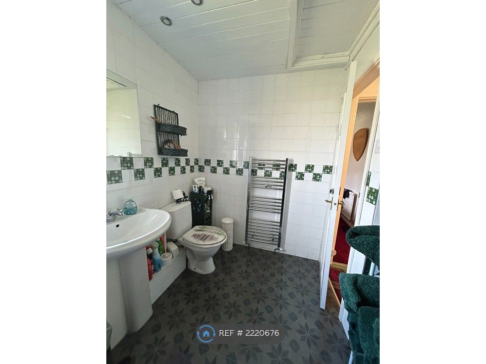Property photo 3 of 16 Bathroom 2