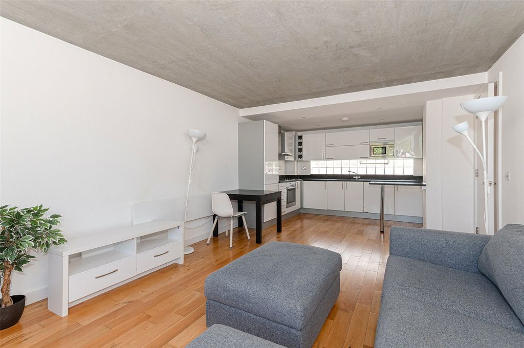 Property photo 3 of 14 Picture No. 05