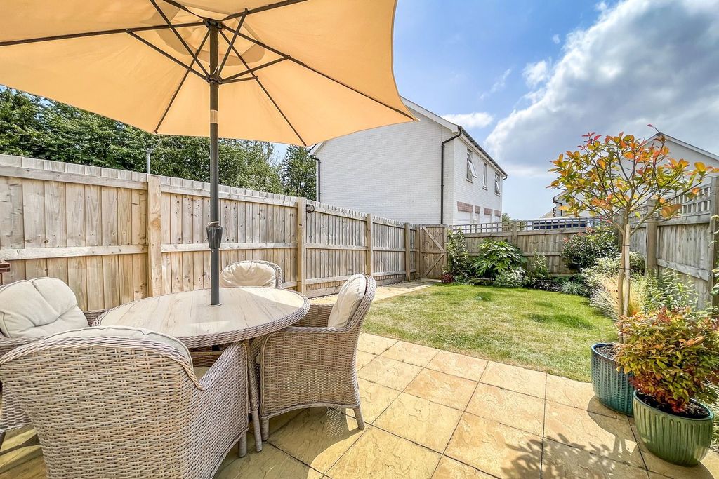 Property photo 2 of 18
