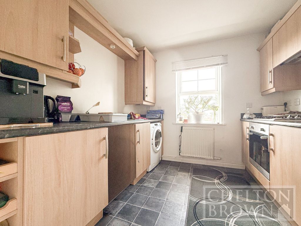Property photo 2 of 7 Kitchen