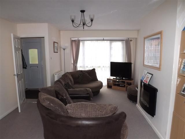 Property photo 3 of 7 Lounge