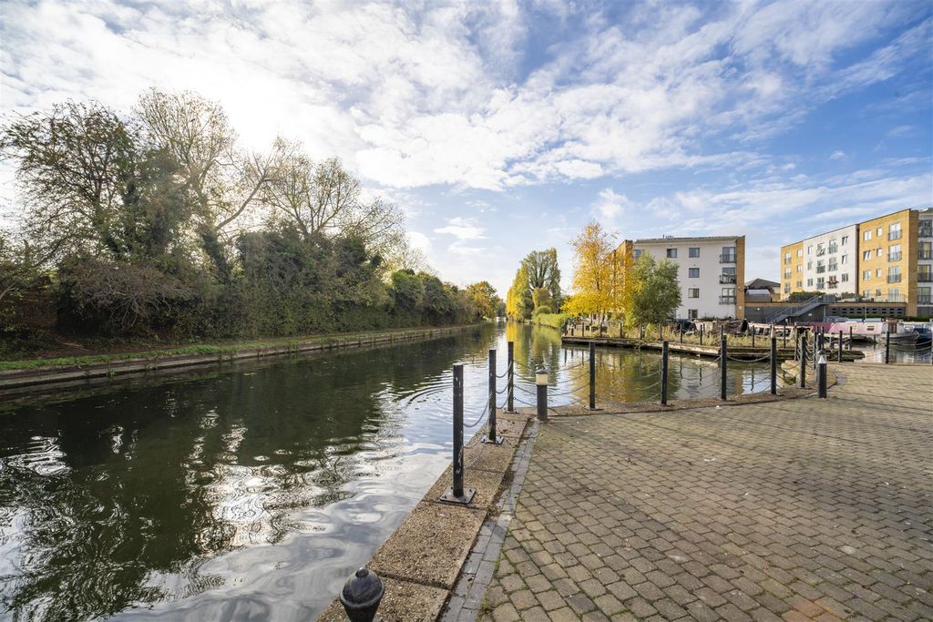 Property photo 2 of 11 Externals5.Jpg