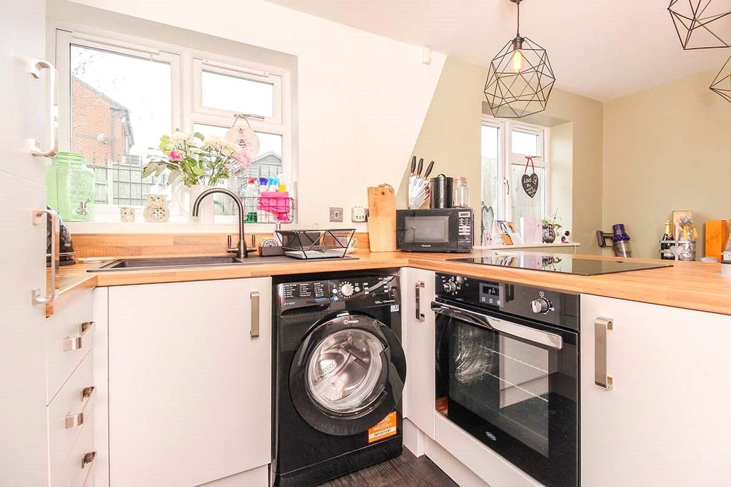 Property photo 3 of 11 Kitchen/Diner