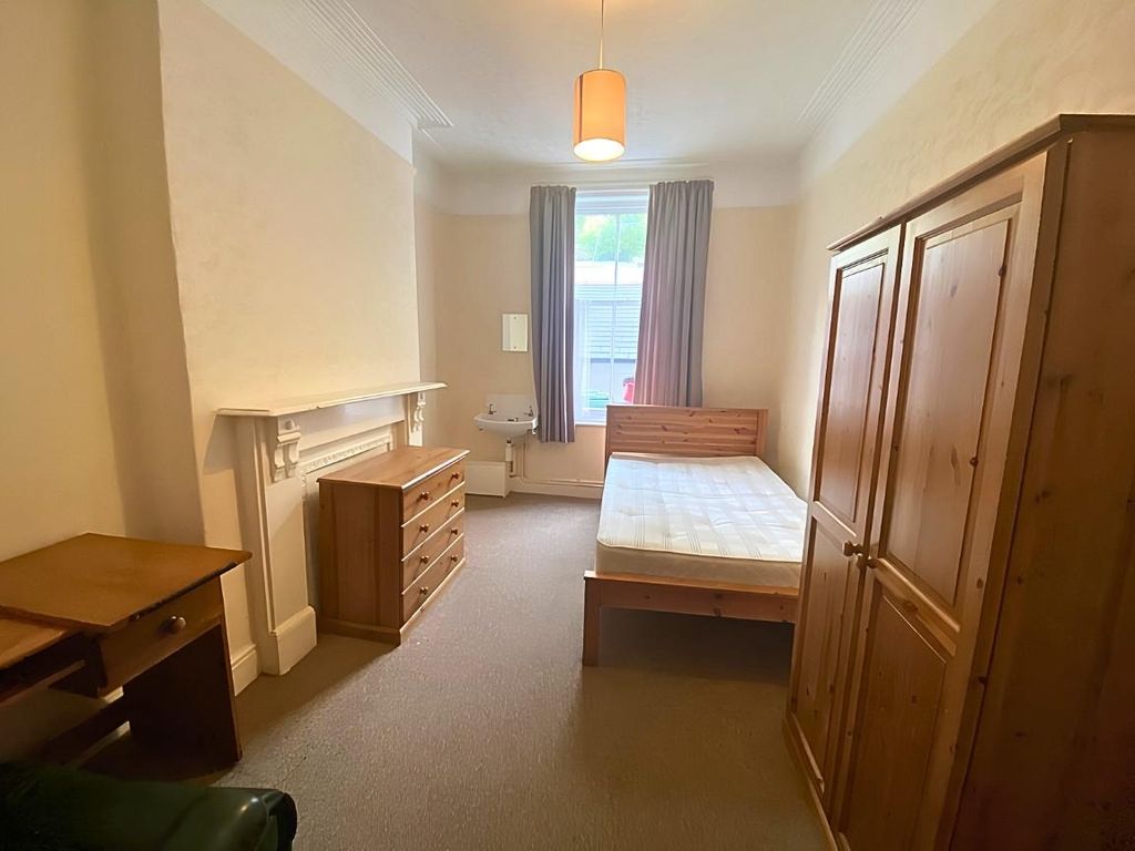 Property photo 1 of 7 Bedroom 1.Jpg