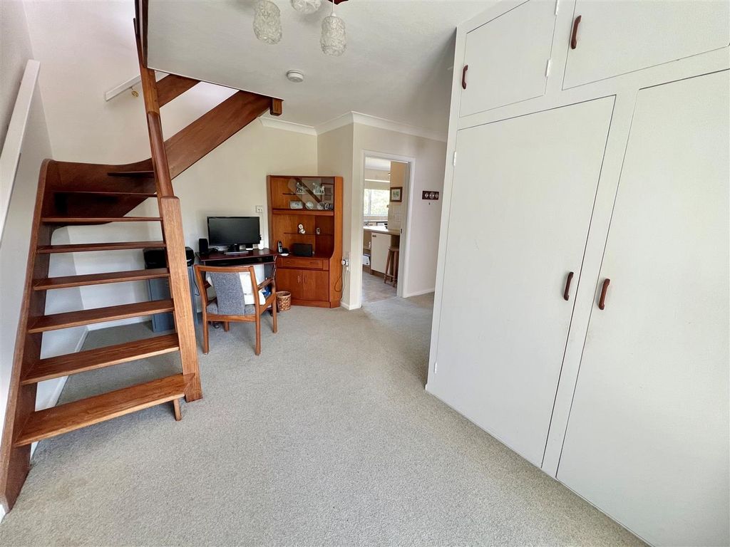 Property photo 2 of 34