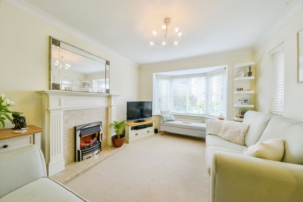 Property photo 2 of 21