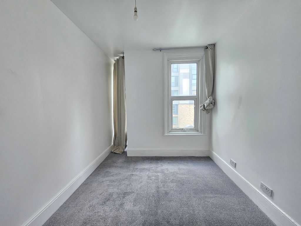 Property photo 2 of 7 Bedroom