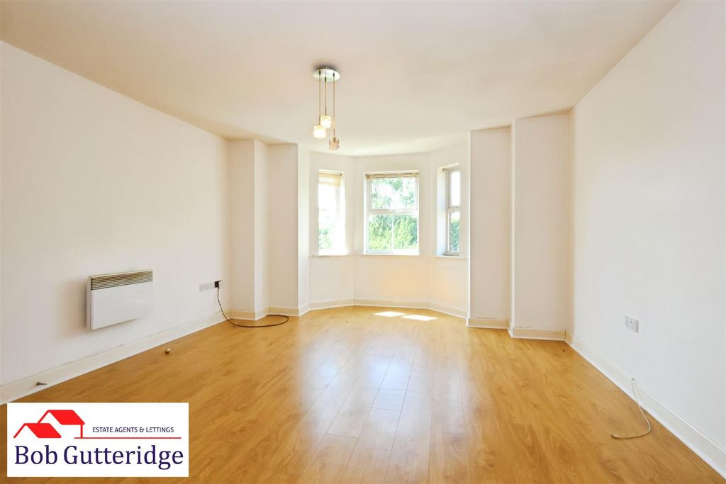 Property photo 3 of 15 Fitted Kitchen/Lounge/Diner