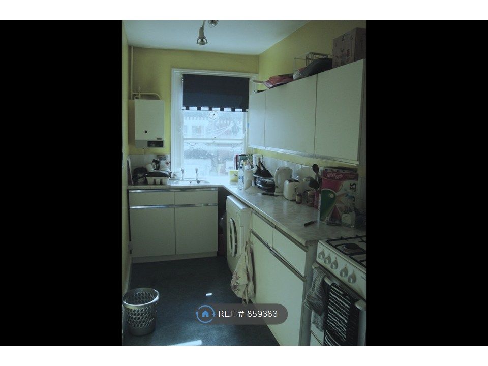 Property photo 2 of 7 Kitchen