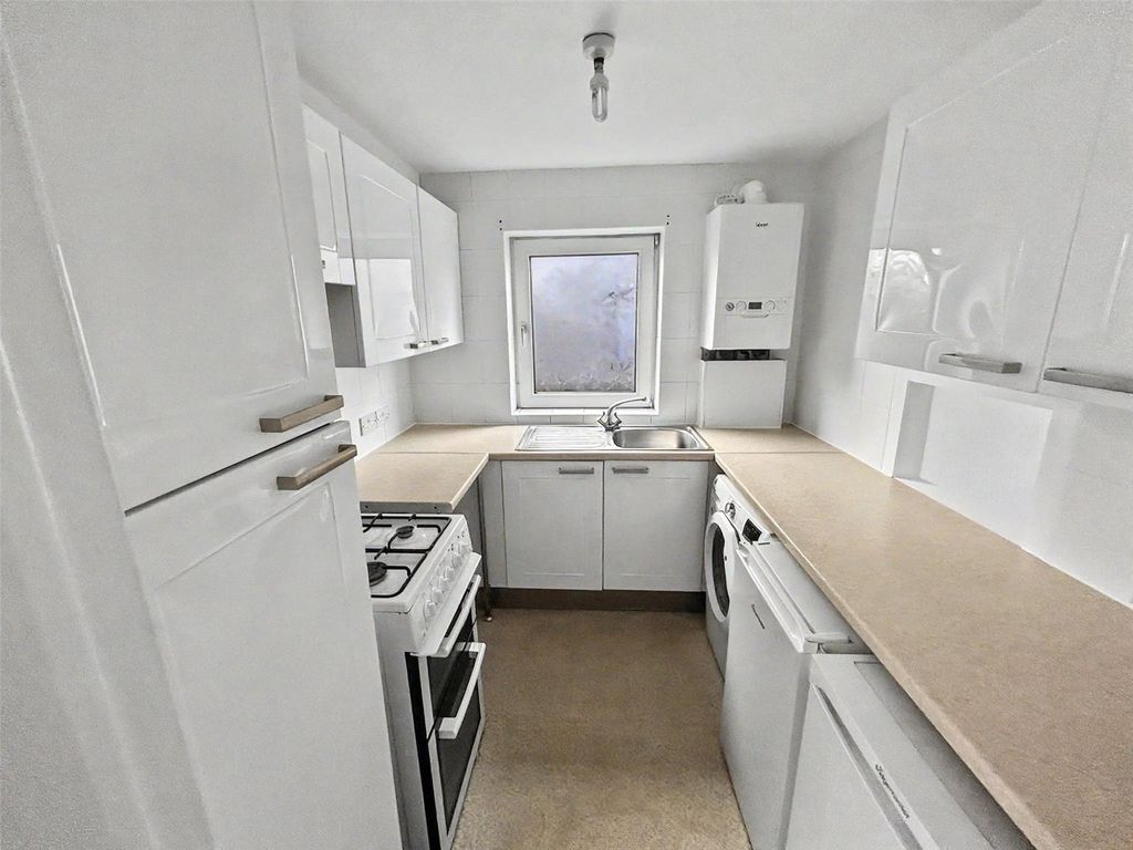 Property photo 3 of 7 Kitchen