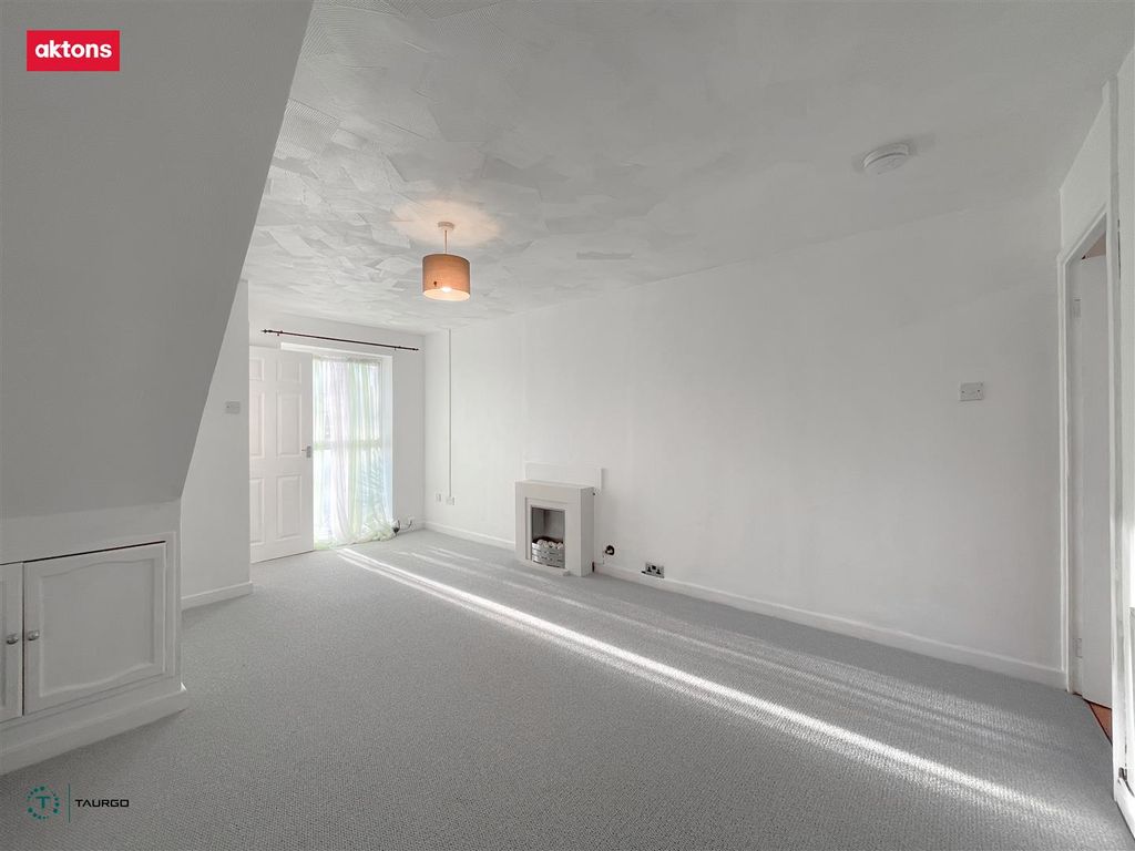 Property photo 2 of 14 Img_9650.Jpg