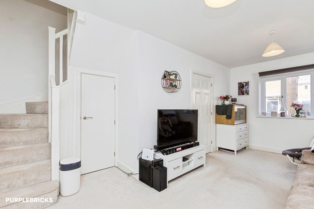 Property photo 3 of 37