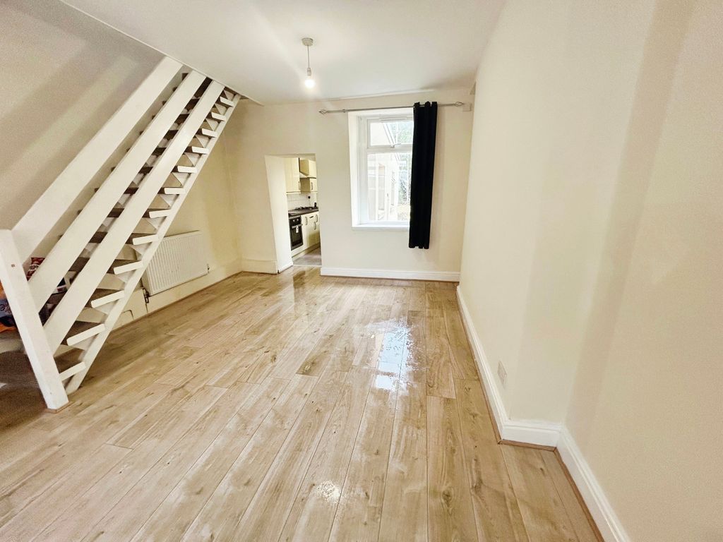 Property photo 1 of 11 Image