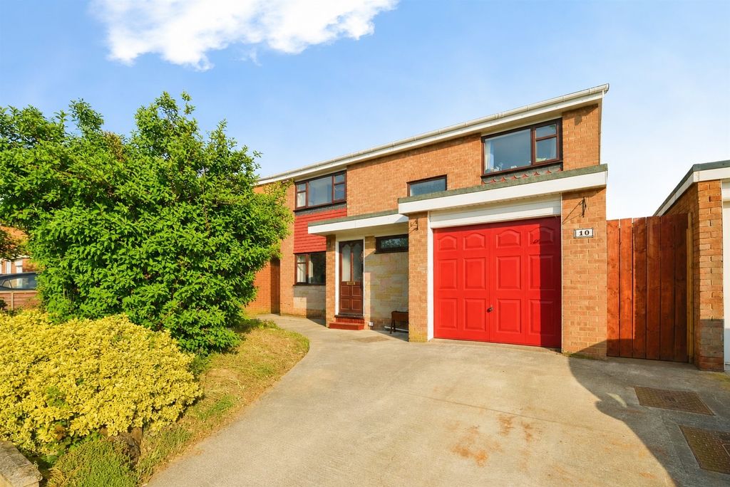 Property photo 1 of 18