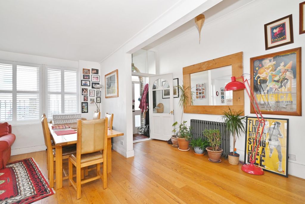 Property photo 3 of 18