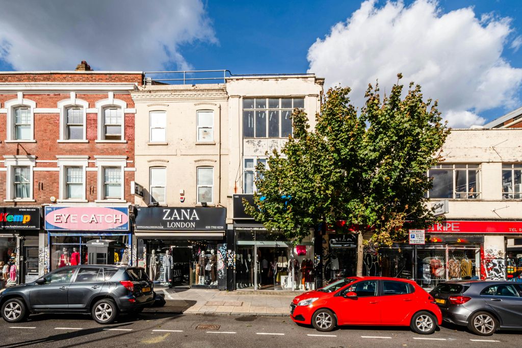 Property photo 1 of 18 Commercial Rd 185 - Low Res 17.Jpg