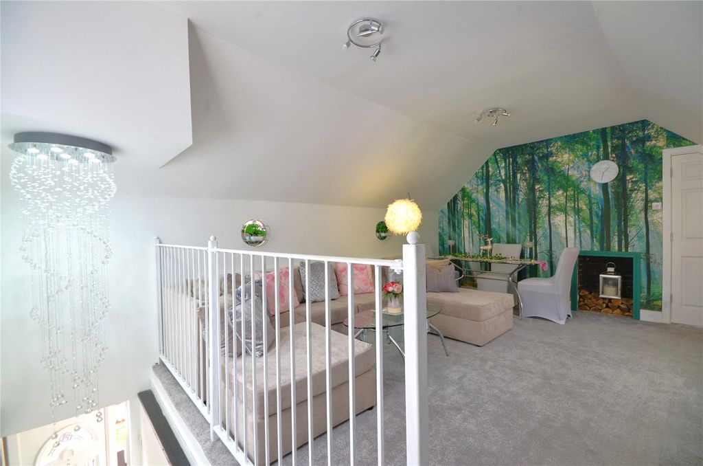 Property photo 2 of 6 Treetops Lounge