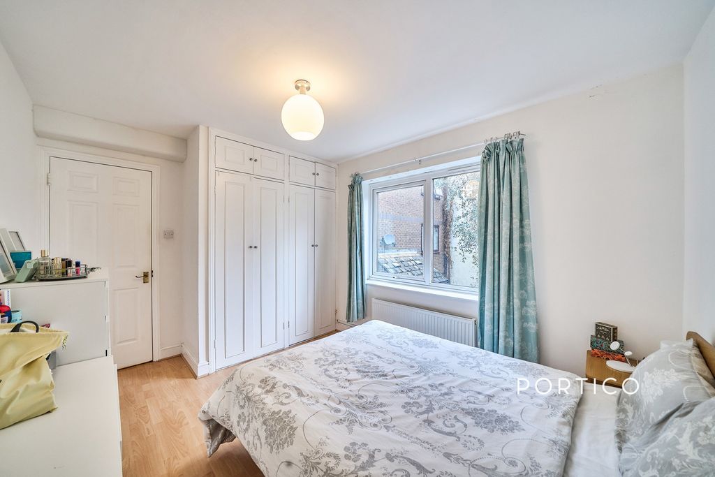 Property photo 1 of 8 Bedroom