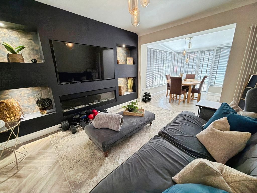 Property photo 2 of 21 Pbox-Img.Jpg