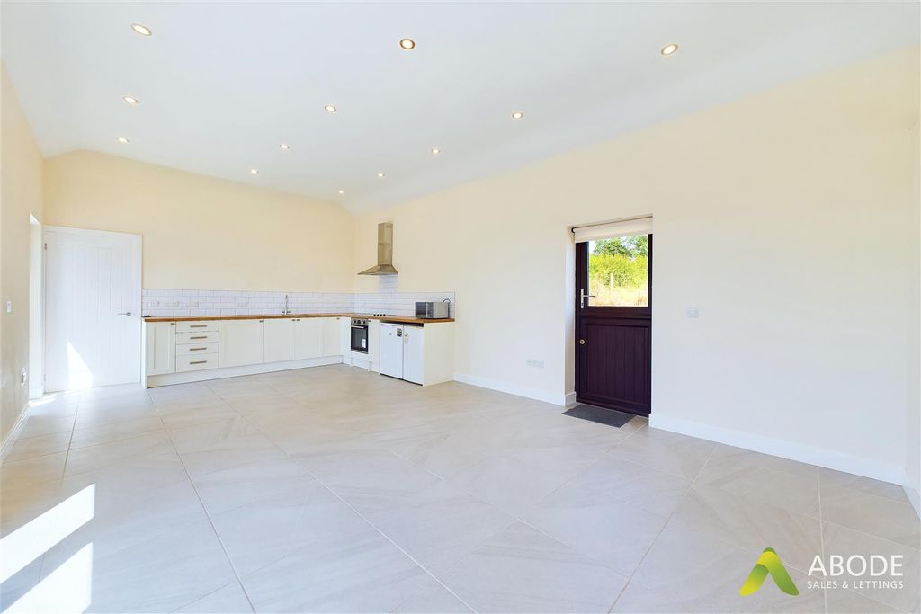 Property photo 3 of 15 Cam02544G0-Pr0130-Still007.Jpg