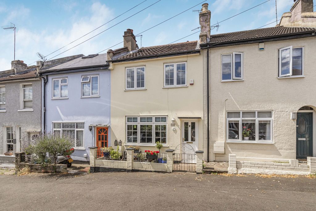 Property photo 1 of 16
