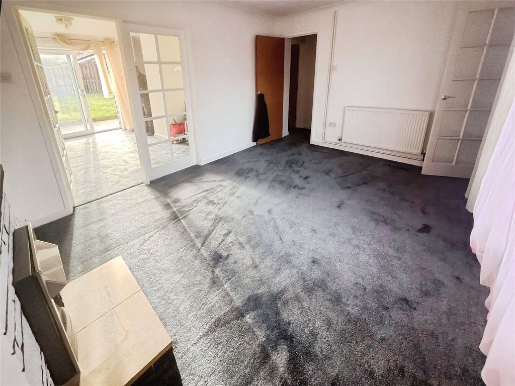 Property photo 3 of 14 Living Room