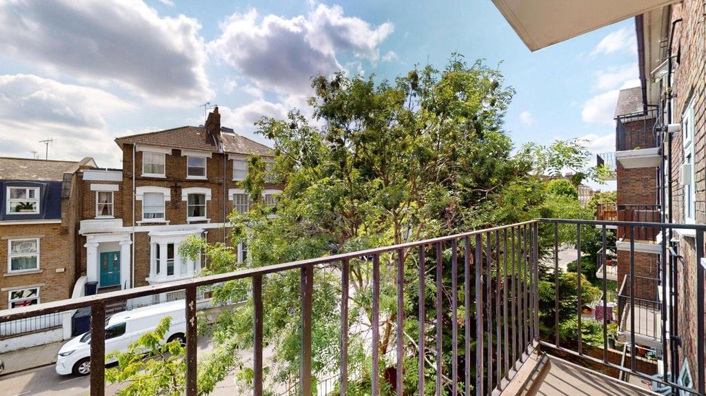 Property photo 3 of 16 Picture No. 06