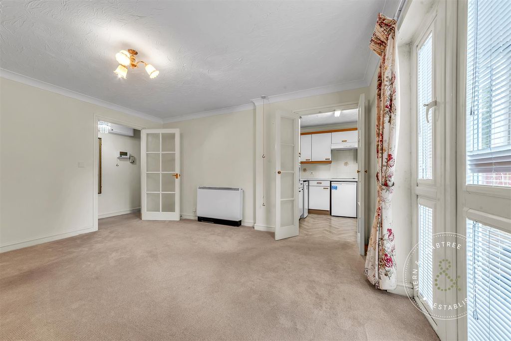 Property photo 3 of 17 Mclay-Court-07.Jpg