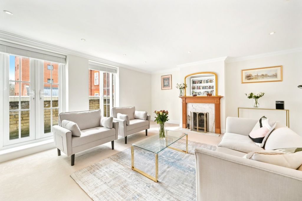 Property photo 1 of 18 Reception Room