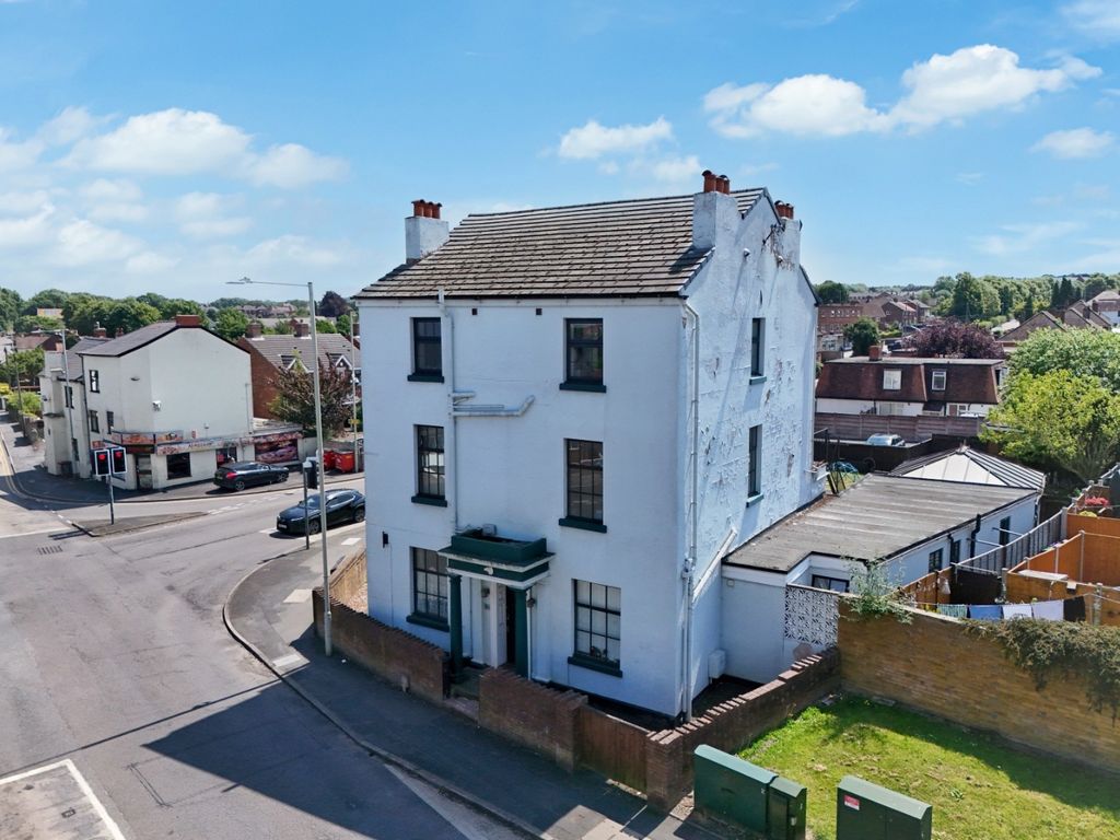 Property photo 1 of 34 3975610