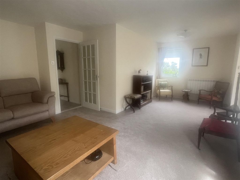 Property photo 3 of 25 Living Room