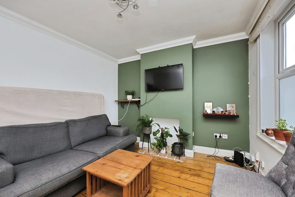 Property photo 2 of 17 Pbox-Img.Jpg