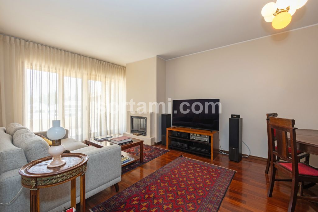 Property photo 2 of 32