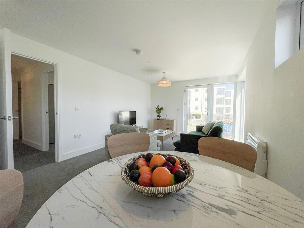 Property photo 3 of 13 10-7F960344-5830-47Ef-8cd0-F9Ad09215Be5.Jpg