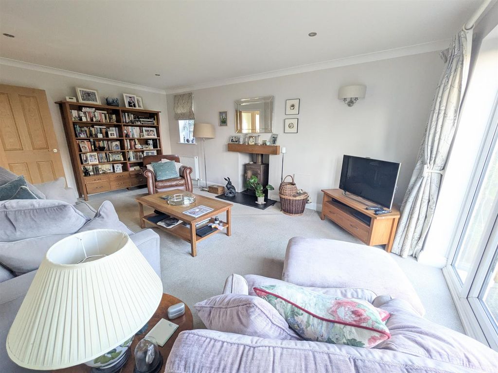 Property photo 2 of 24