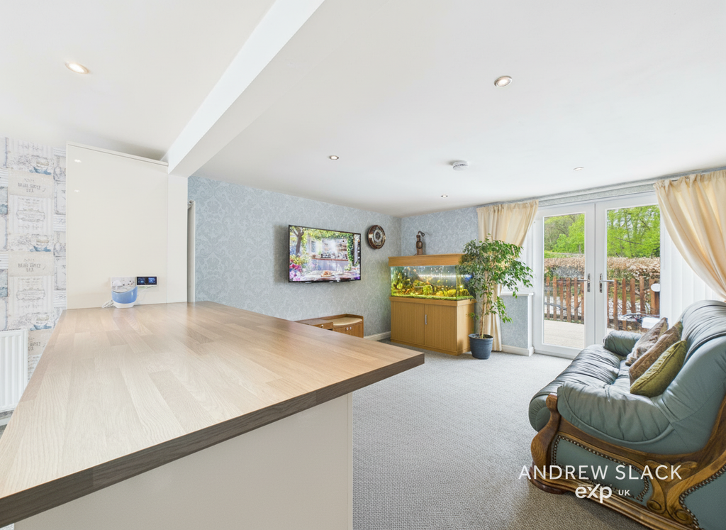 Property photo 2 of 23