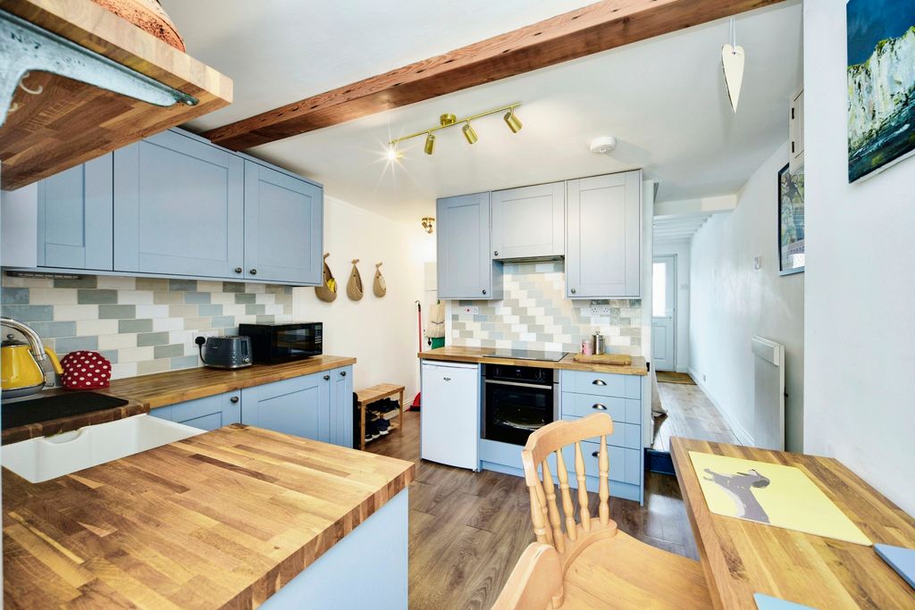 Property photo 3 of 13