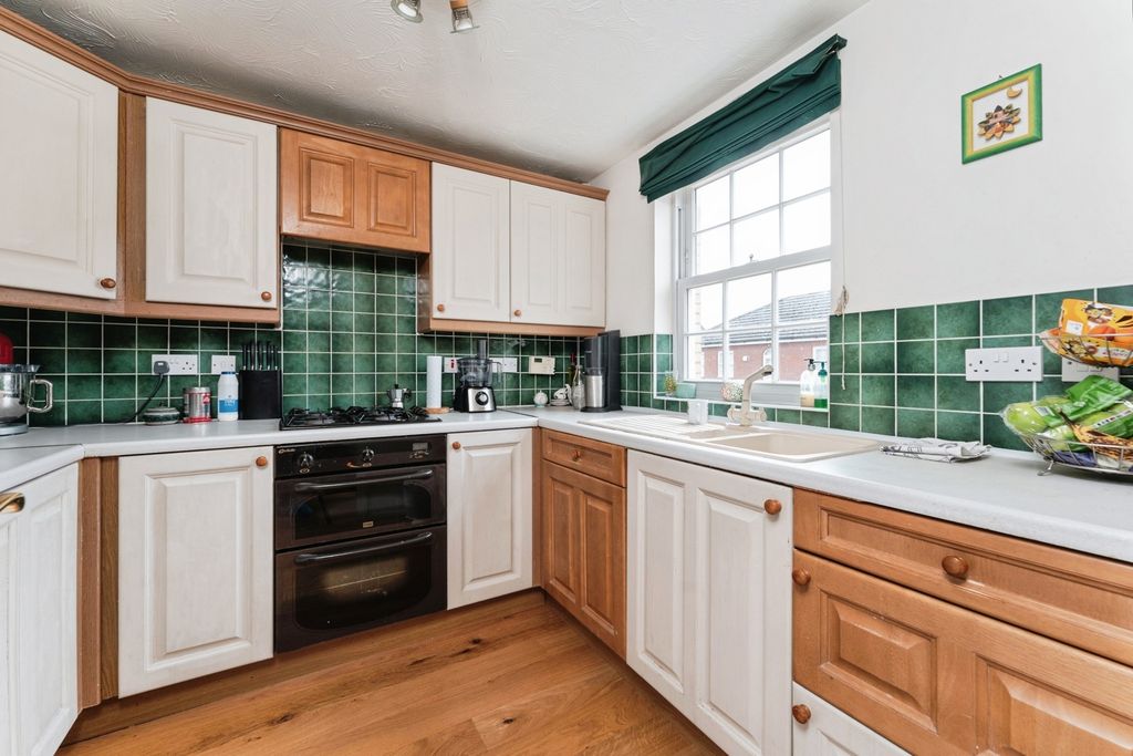 Property photo 3 of 20 Pbox-Img.Jpg