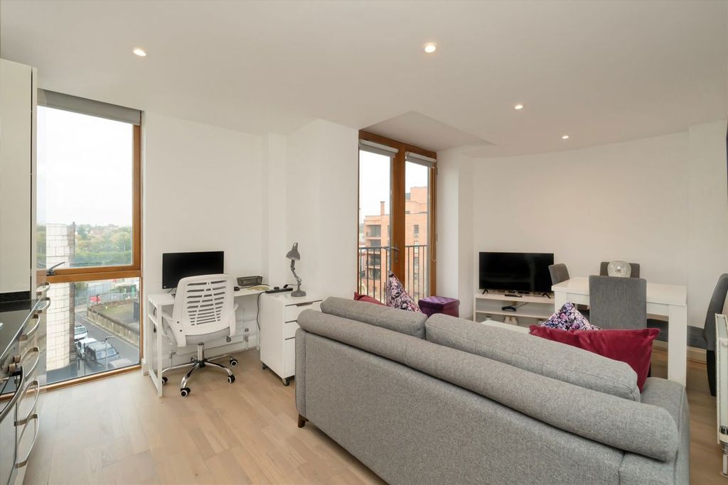 Property photo 1 of 7