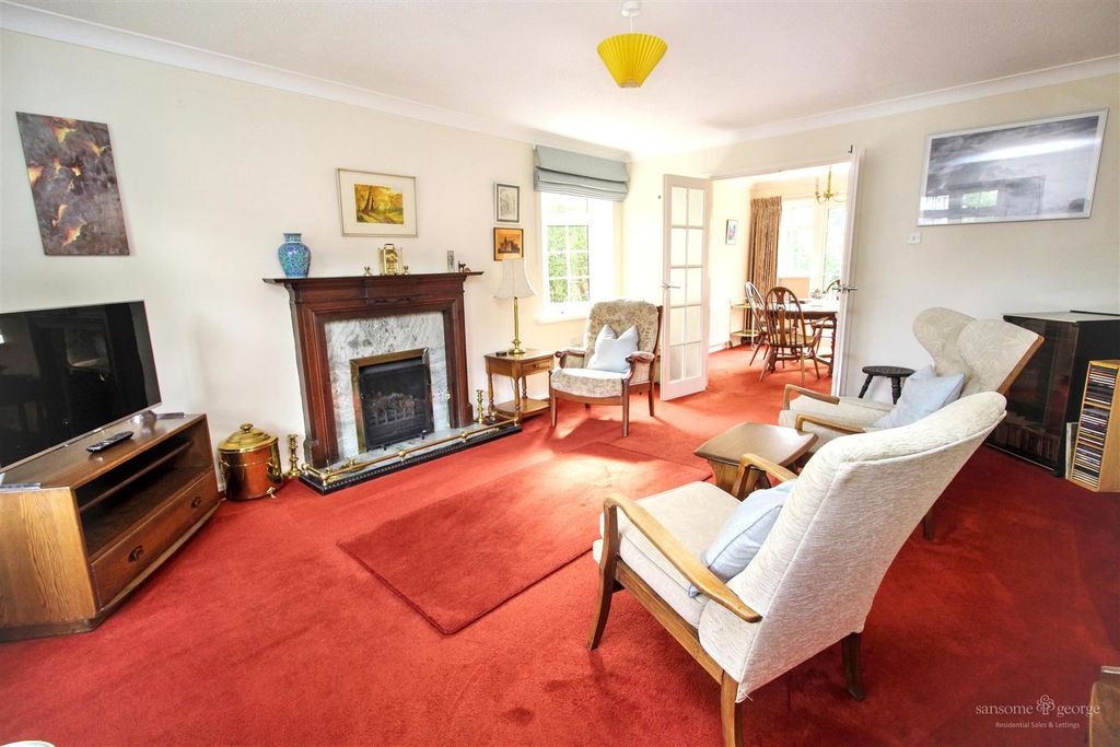 Property photo 2 of 20 Living Room