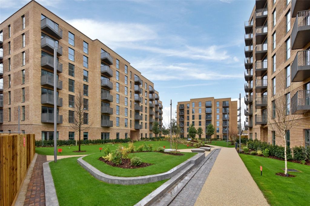 Property photo 1 of 10 Horlicks Quarter