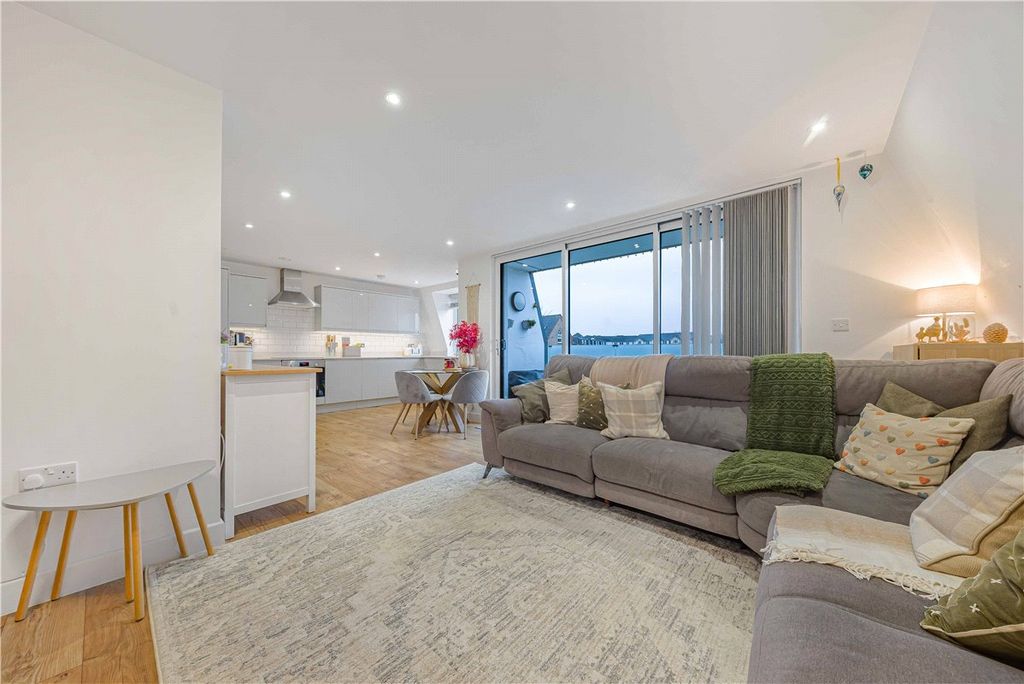 Property photo 2 of 19 Picture No. 03