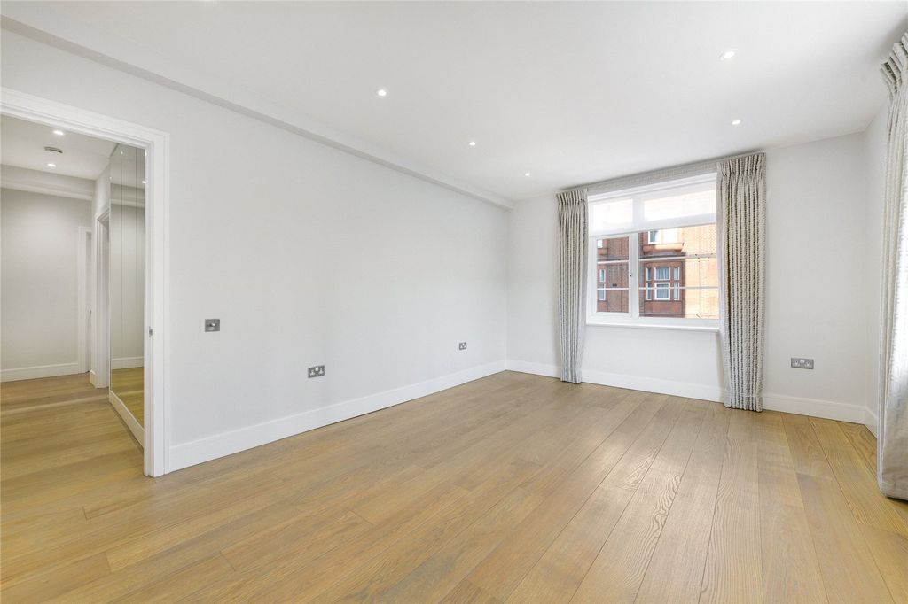 Property photo 2 of 15 Picture No. 13