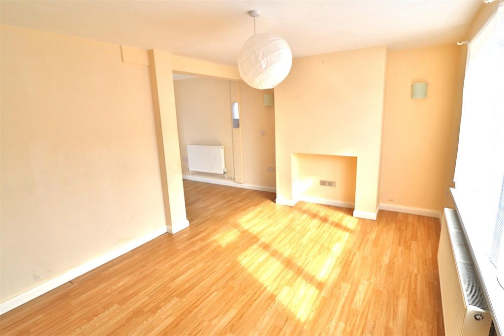 Property photo 2 of 13 Lounge