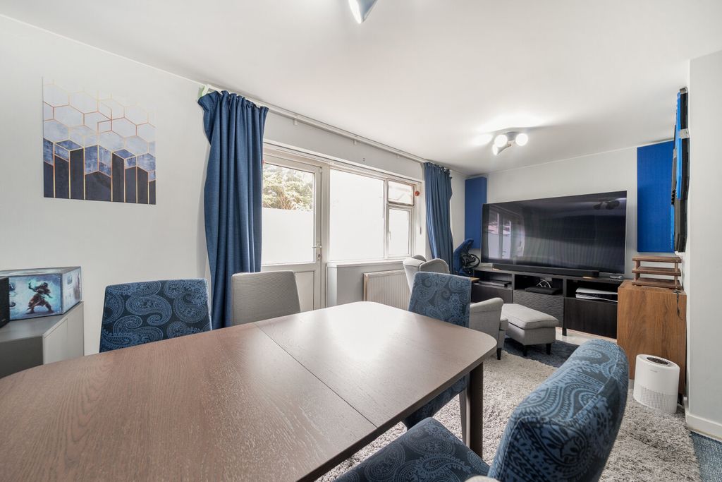 Property photo 2 of 14 1455028-10-69Fb7A...