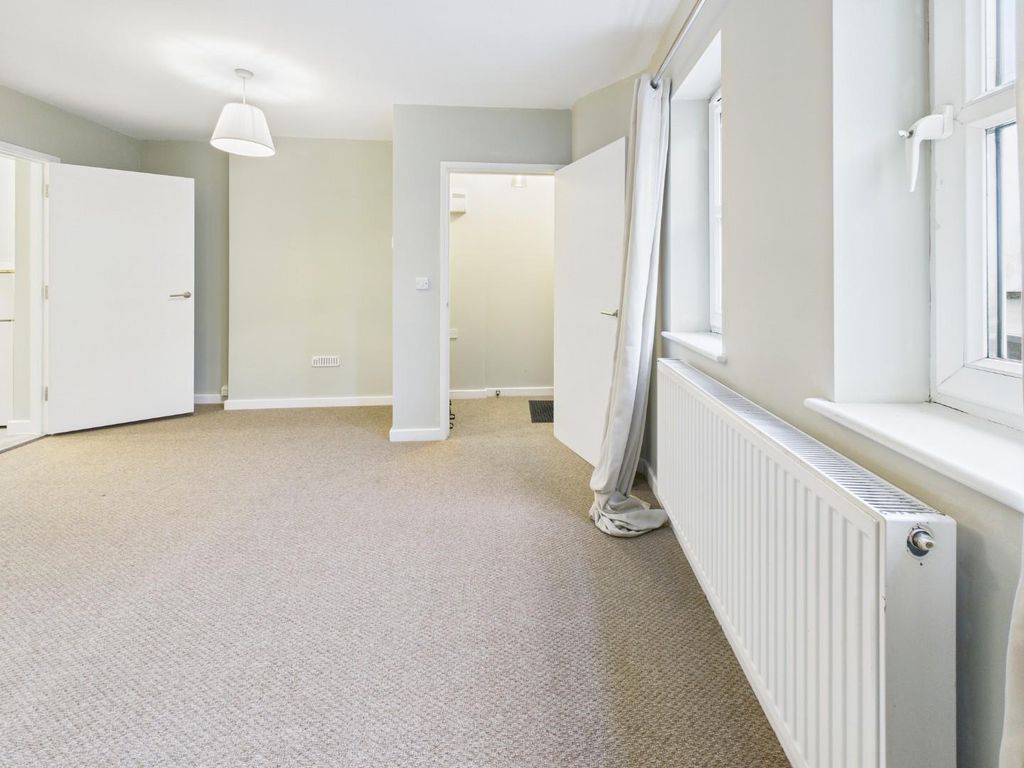 Property photo 3 of 20 Cam01530G0-Pr0368-Still013.Jpg