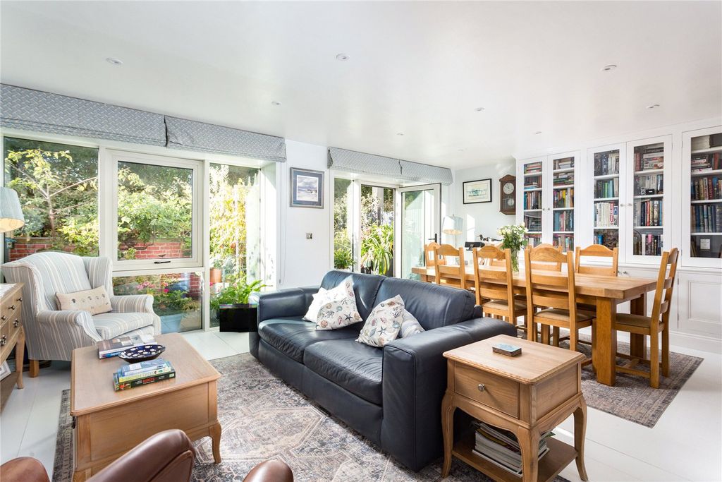 Property photo 2 of 15 Sitting/Dining Room