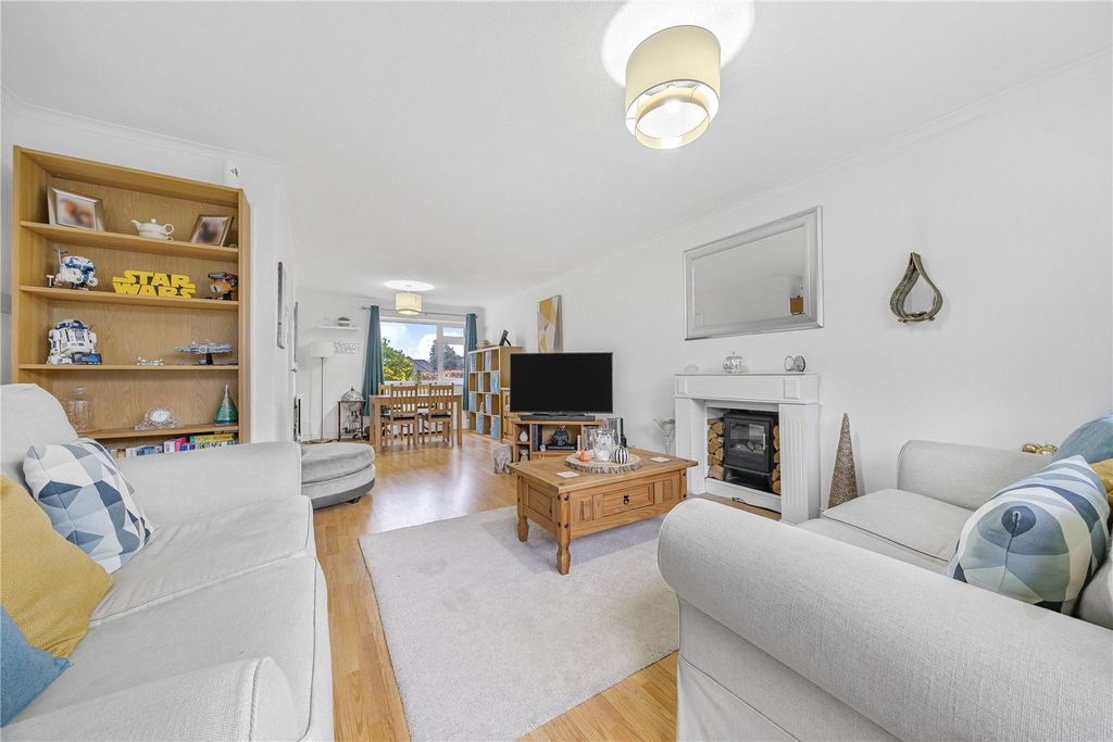 Property photo 2 of 19 Picture No. 11