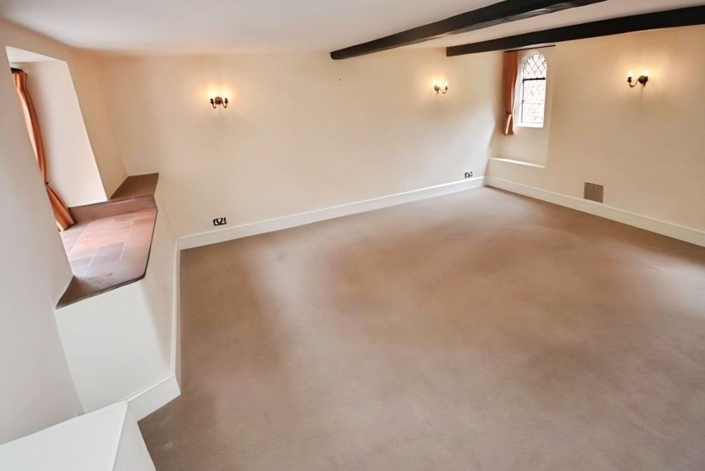 Property photo 3 of 7 8Ff38B4E-Lounge